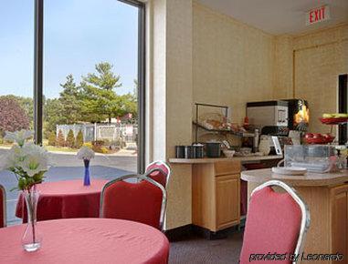 Hotel Ramada By Wyndham Flemington Restaurante foto