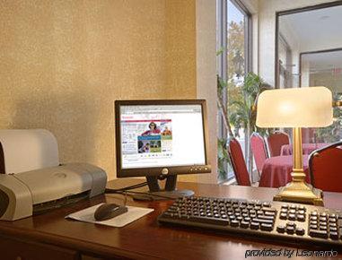 Hotel Ramada By Wyndham Flemington Facilidades foto